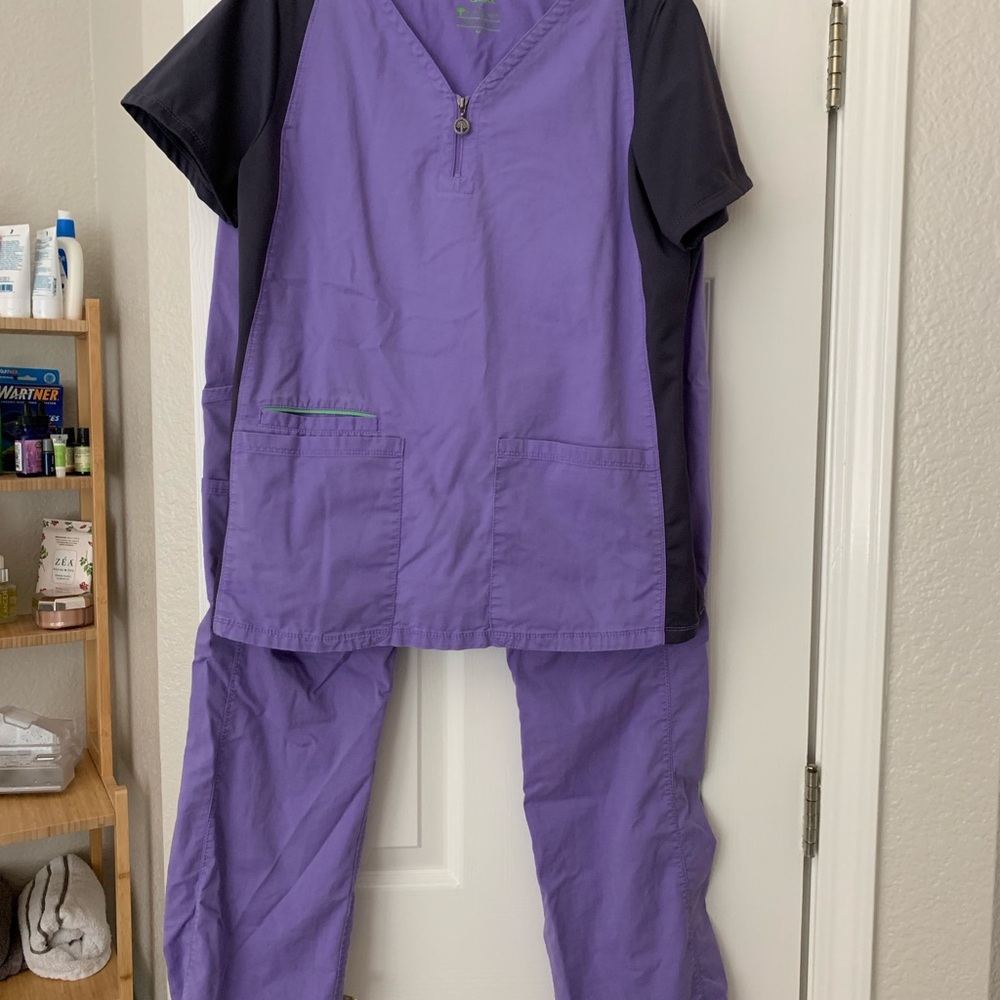Healing hands green Label scrubs